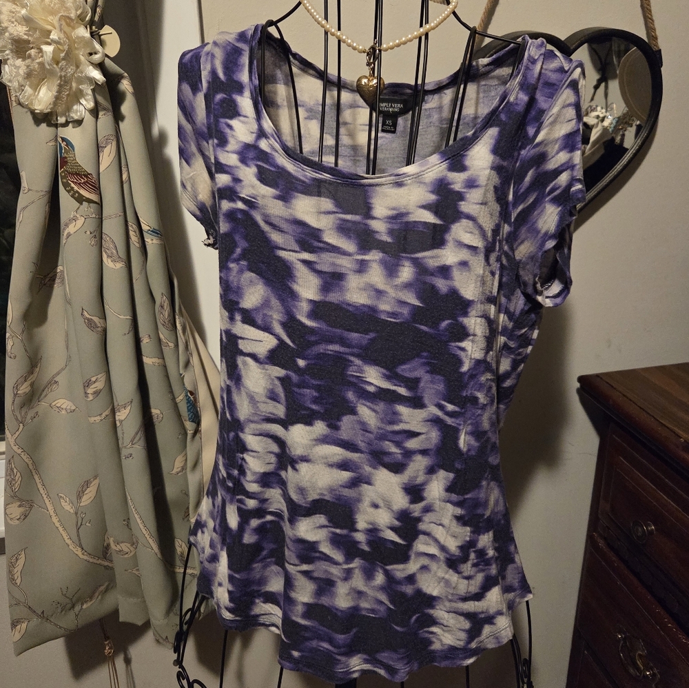 Simply Vera Vera Wang Purple and White Abstract Blouse